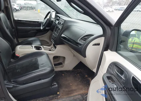 2017 Dodge Grand Caravan Sxt z USA, uszkodzony, nr VIN 2C4RDGCG8HR574229